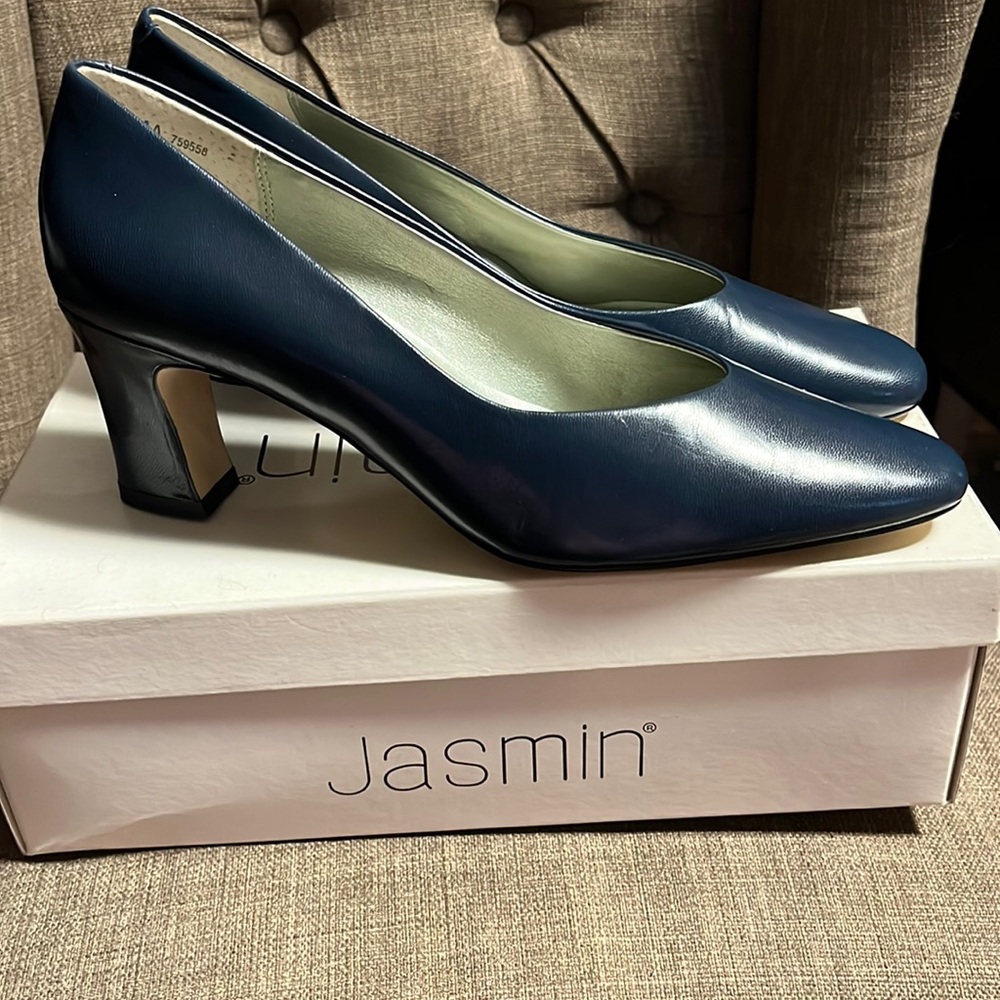 Jasmin Dazzle women's shoes size 10 narrow